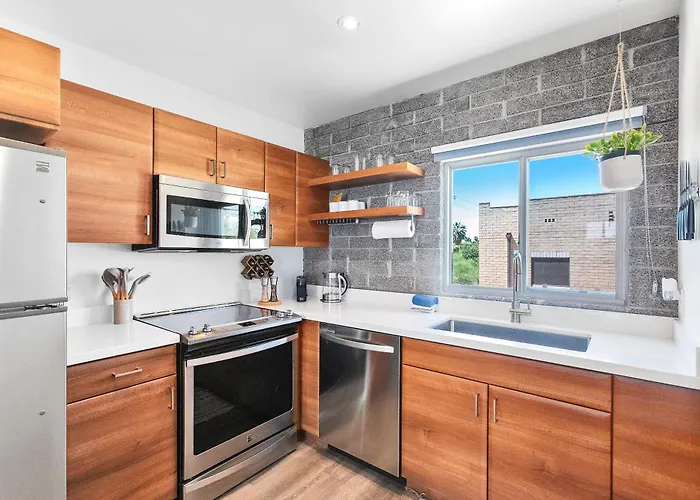 Apartment Retro-modern Hideout In Dtph Pool & Parking Phoenix