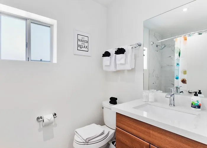 Retro-modern Hideout In Dtph Pool & Parking *