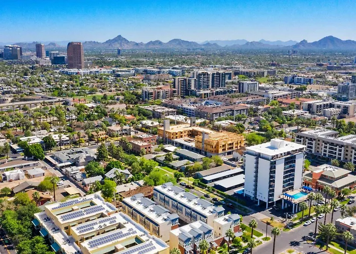 Retro-modern Hideout In Dtph Pool & Parking Apartment Phoenix