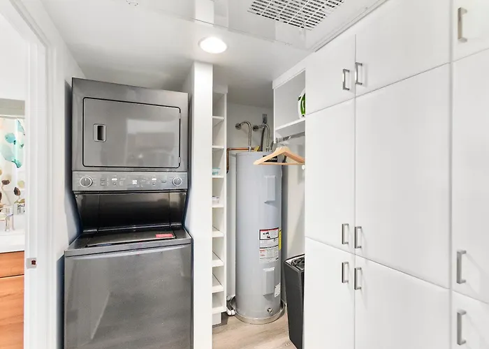 Apartment Retro-modern Hideout In Dtph Pool & Parking Phoenix
