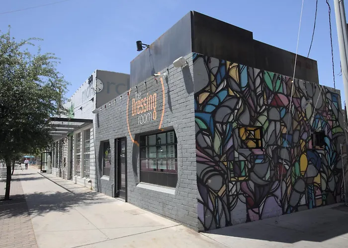 Apartment Retro-modern Hideout In Dtph Pool & Parking Phoenix